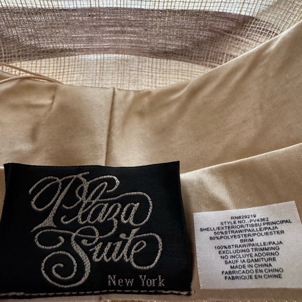 Elegant Tan and Cream Women's Hat - Picture 3 of 6